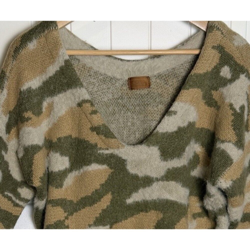 POL Camo Sweater THICK V-Neck Women's Size Small Long Sleeve Green Camouflage